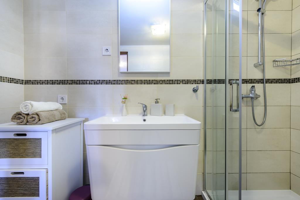 Apartment Mistral - Cosy Apartment With Sea View Molunat Exteriör bild